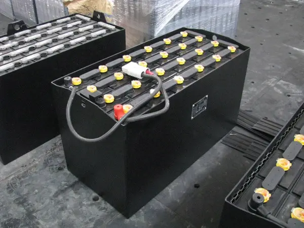 蓄電池使用壽命短有哪些原因造成？